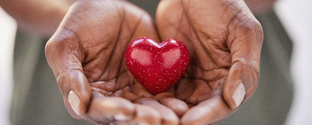 photo d'un coeur dans les mains